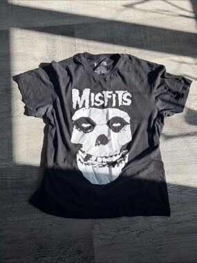 Skull Graphic Short Sleeve Tee - Black